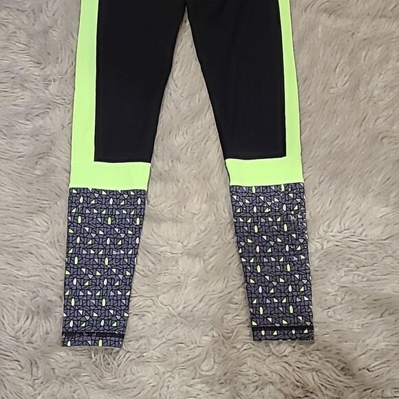 Victoria secret sport knockout green, gray and black workout leggings size xs - Picture 3 of 8
